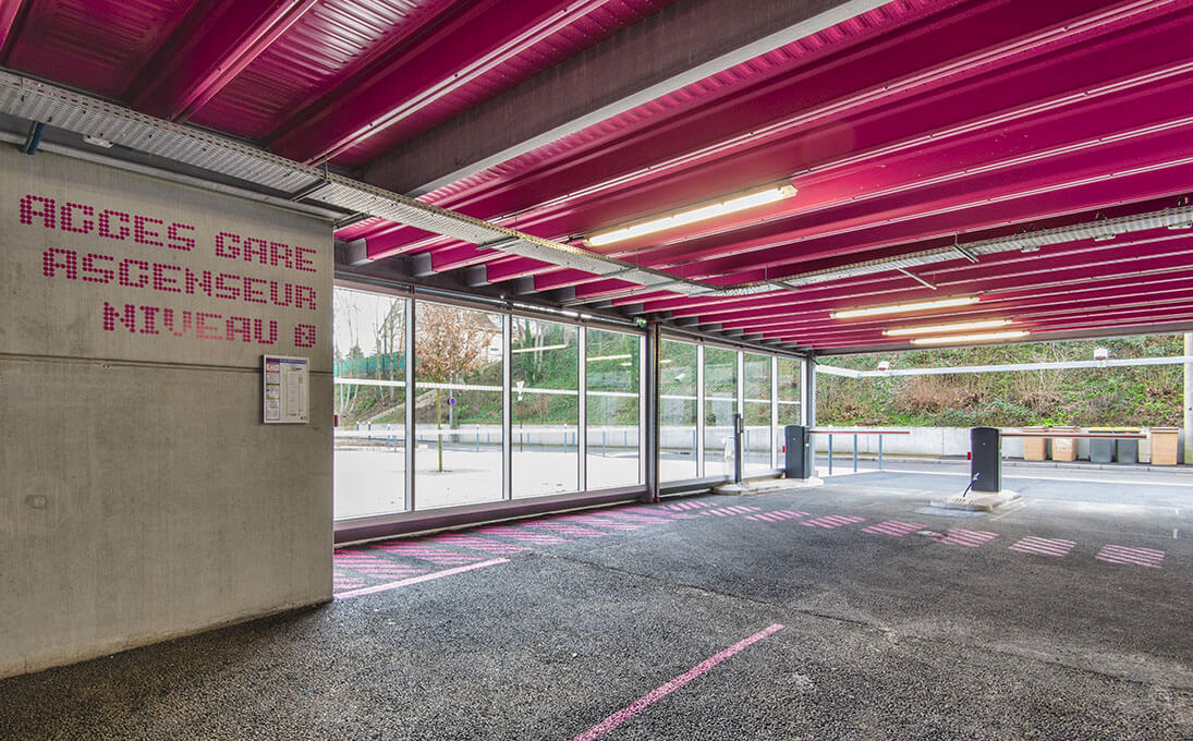 Un système de couleur par niveau facilite la compréhension de la circulation automobile et de celle des piétons