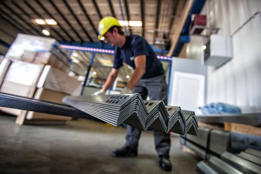 Notre modèle implique la rationalisation de nos processus de production et de distribution