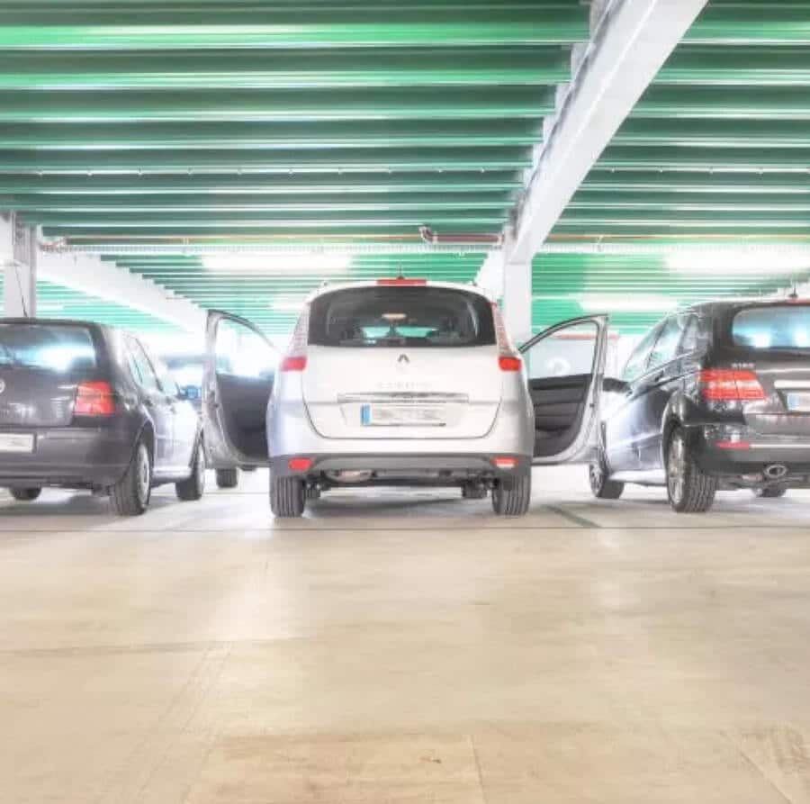Un entretien régulier des sols d'un parking préserve son esthétique et la sécurité des piétons